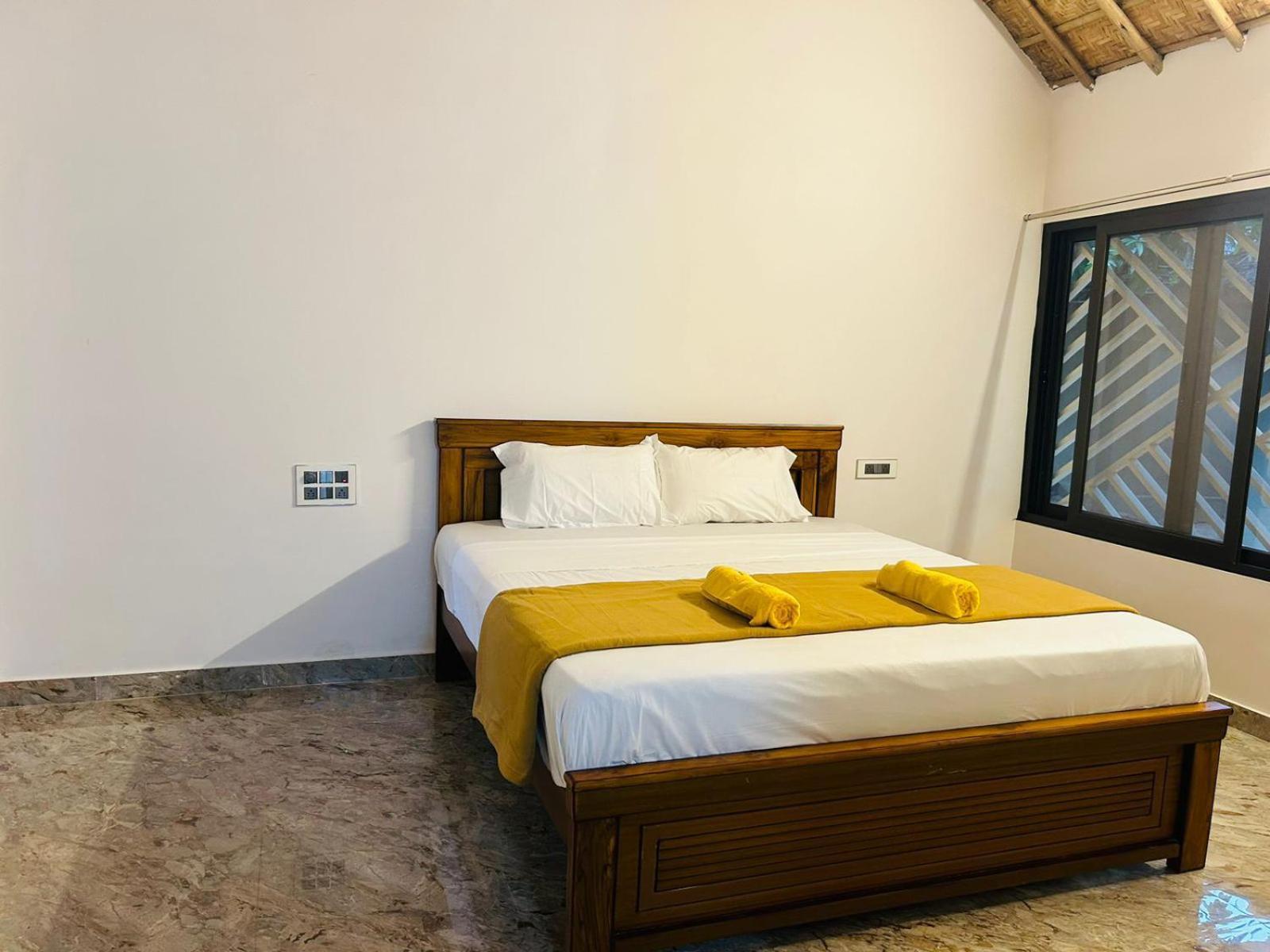 Hampi Village Resort & Tutti Cafe Extérieur photo