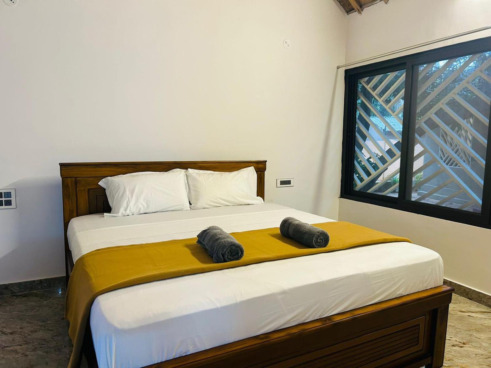 Hampi Village Resort & Tutti Cafe Extérieur photo