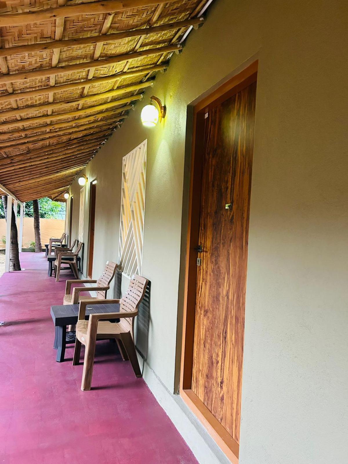 Hampi Village Resort & Tutti Cafe Extérieur photo