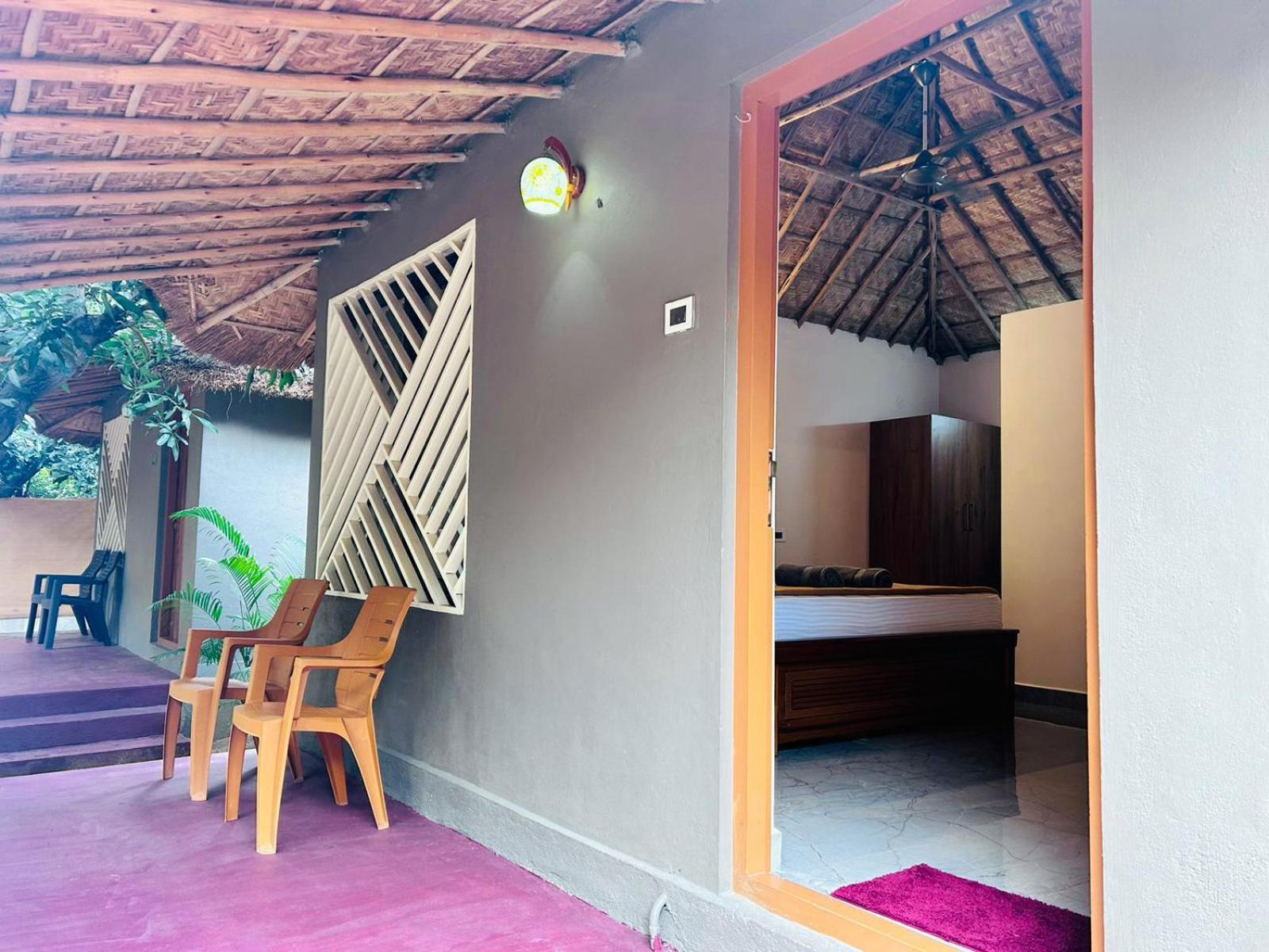 Hampi Village Resort & Tutti Cafe Extérieur photo