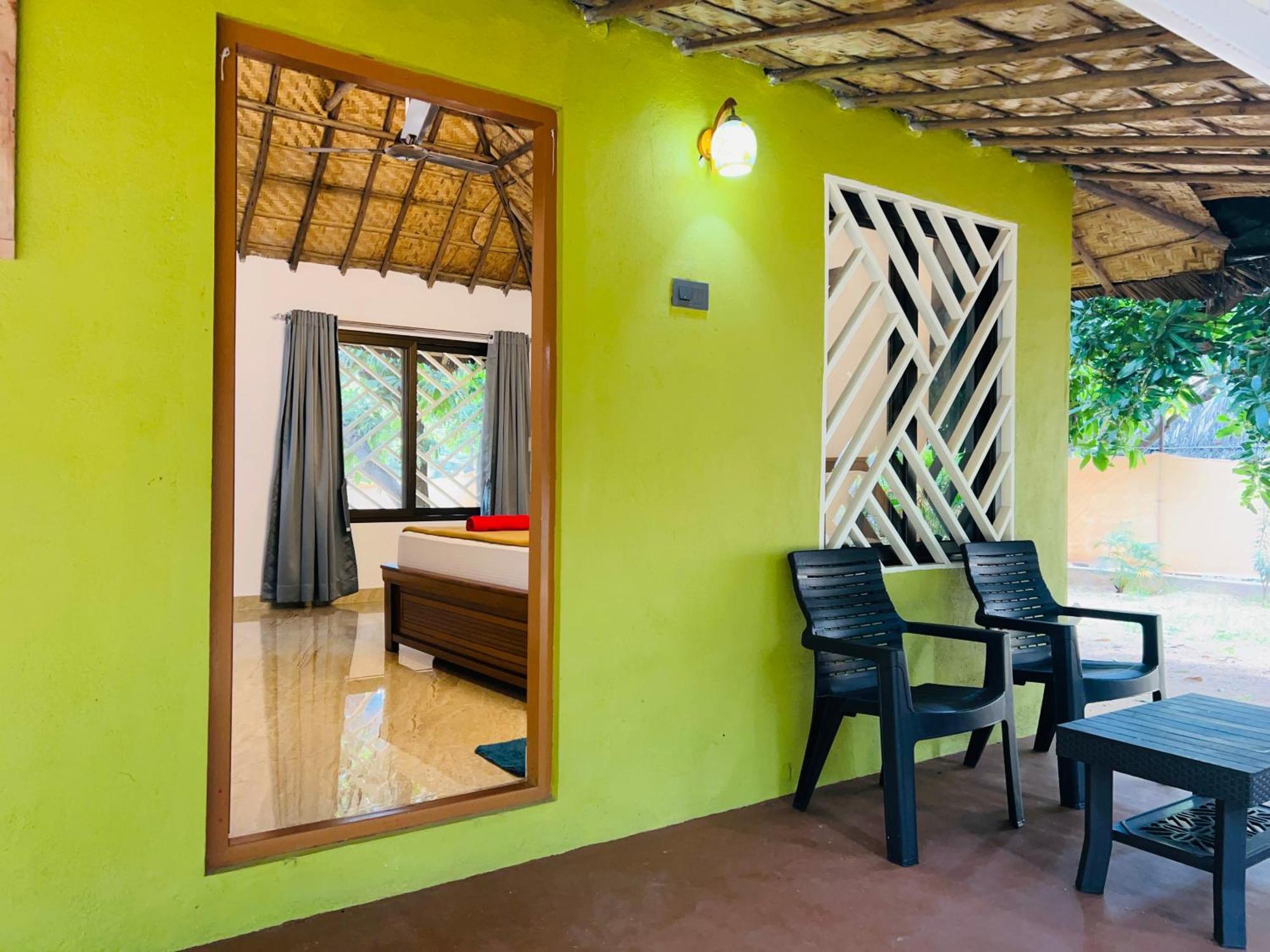 Hampi Village Resort & Tutti Cafe Extérieur photo